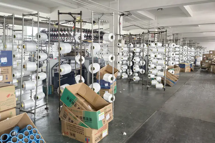 Circular Knitting Weaving Circular knitting machine producing polyester knit greige fabric